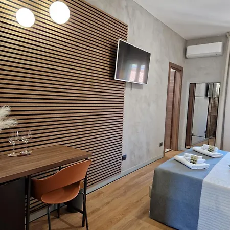 Bed & Breakfast Lekythos