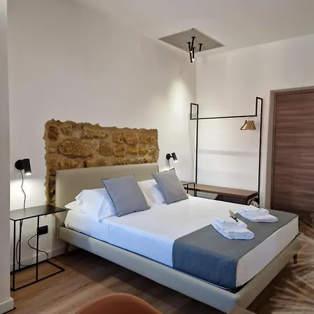 Bed & Breakfast Lekythos