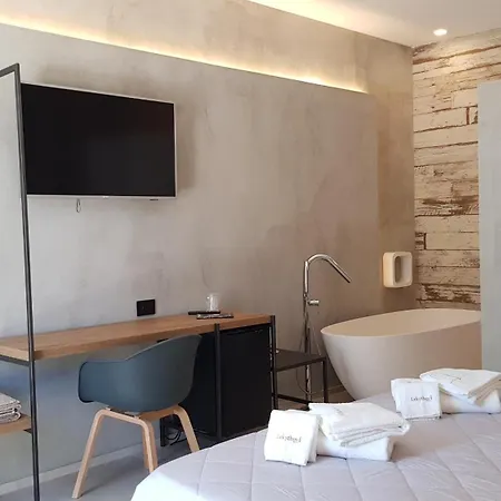 Bed & Breakfast Lekythos 2*