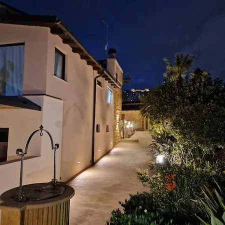 Bed & Breakfast Lekythos 4*