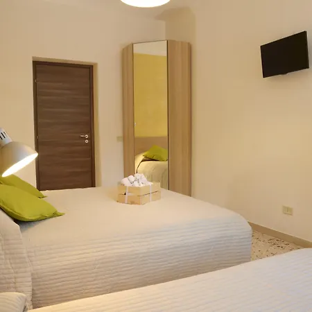 Lekythos Bed & Breakfast 4*