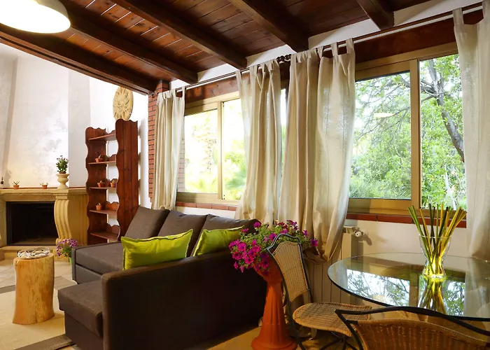 Lekythos Couette-café 4*