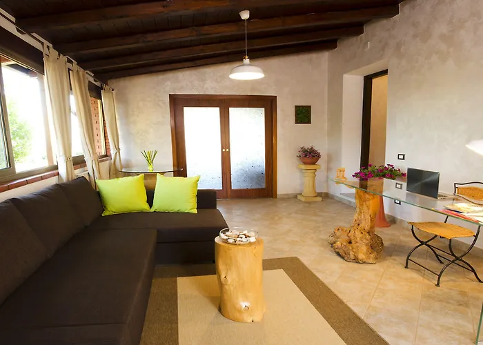 Lekythos Couette-café 4*