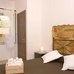 Bed and Breakfast Lekythos