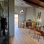 Bed & Breakfast Lekythos