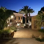 Bed and Breakfast Lekythos