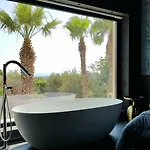 Bed and Breakfast Lekythos 4*