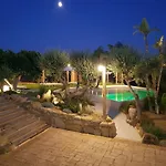 Bed & Breakfast Lekythos
