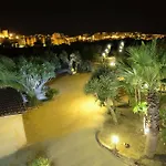 Bed & Breakfast Lekythos